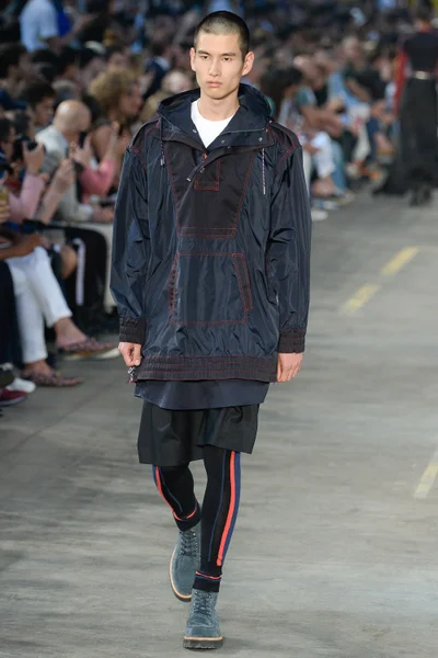 Look 48